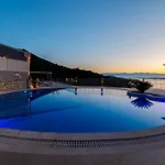 - Kouloura