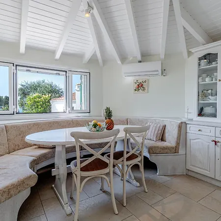 - Kouloura Villa